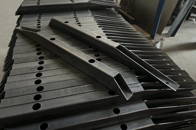 Komponenty pro přívěsné vozíky